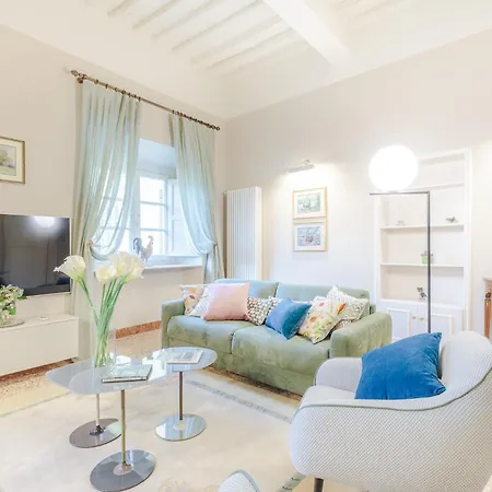 Apartment Casa Arnolfo: Where Heritage Meets Modernity Lucca